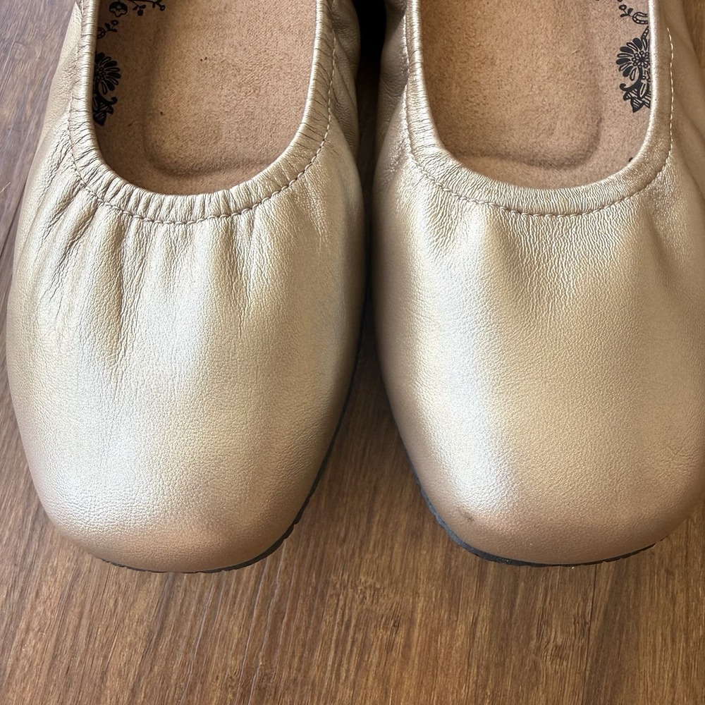 Taos Chit Chat Ballet Flats Womens 10 Champagne Metallic Leather Comfort Shoes - Picture 2 of 13